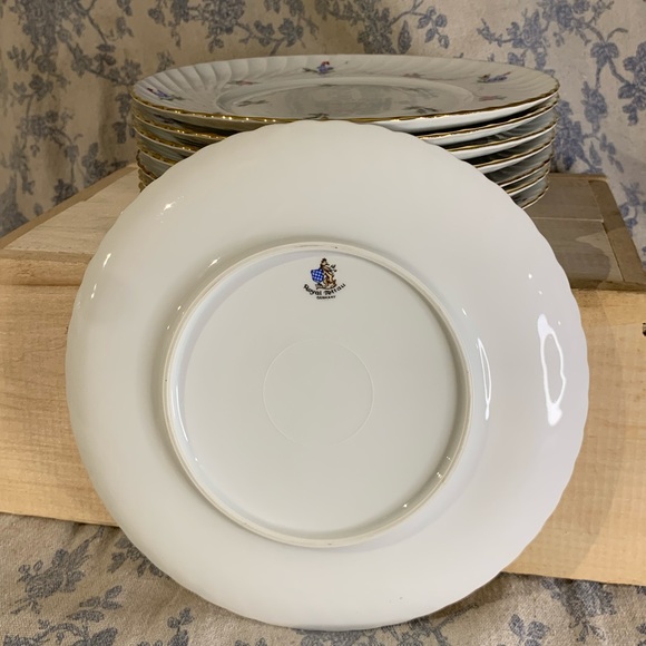 VTG 1950s Set of 8 Royal Tettau Dresden Flowers Salad Plates Gold Trim - Picture 4 of 12